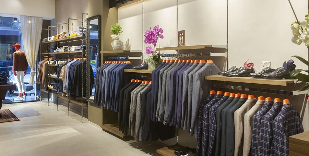 arredamento negozio abbigliamento uomo: pannelli a parete per un layout personalizzato