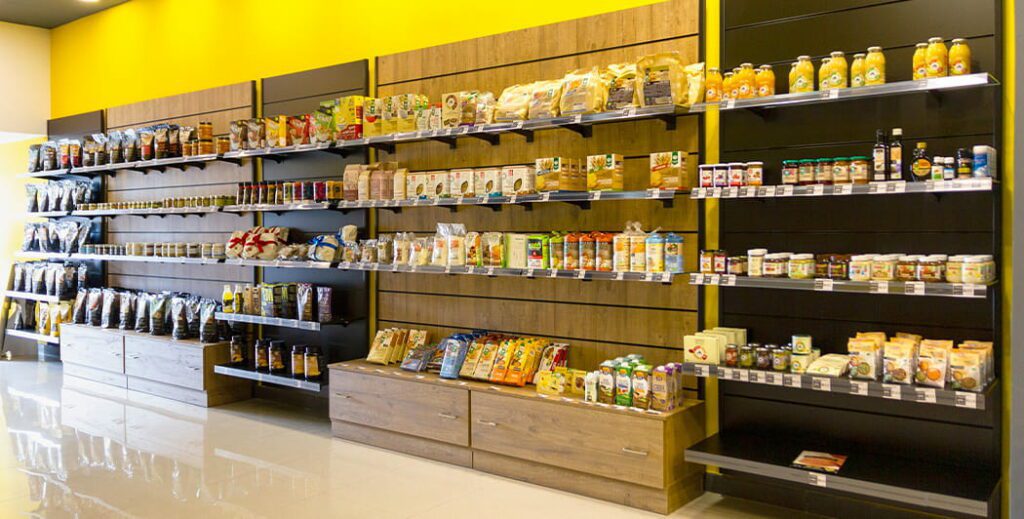 Arredo e allestimento negozio alimentari: progettazione e allestimento di Spettacolo Design