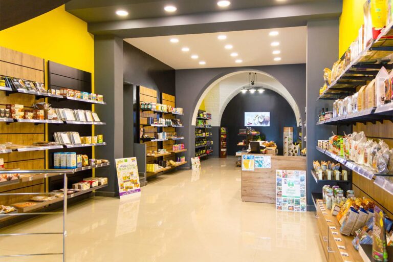 Arredo e allestimento negozio alimentari: progettazione e allestimento di Spettacolo Design