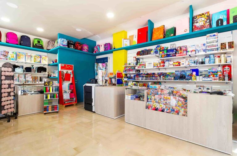Arredamento cartoleria: progettazione e realizzazione a cura di Spettacolo Design