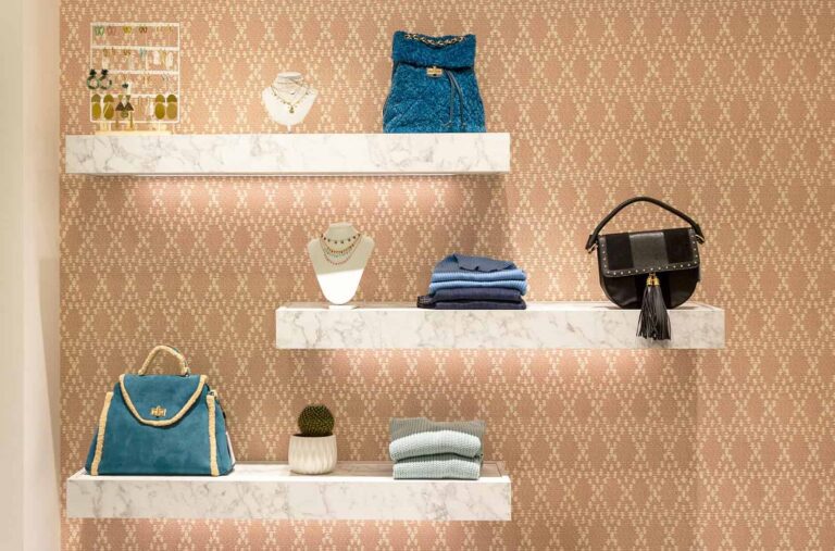 Negozio scarpe borse e accessori Progetto e realizzazione Spettacolo Design