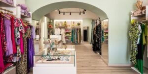 Spettacolo Design per Ki Art, negozio abbigliamento donna. Foto panoramica negozio